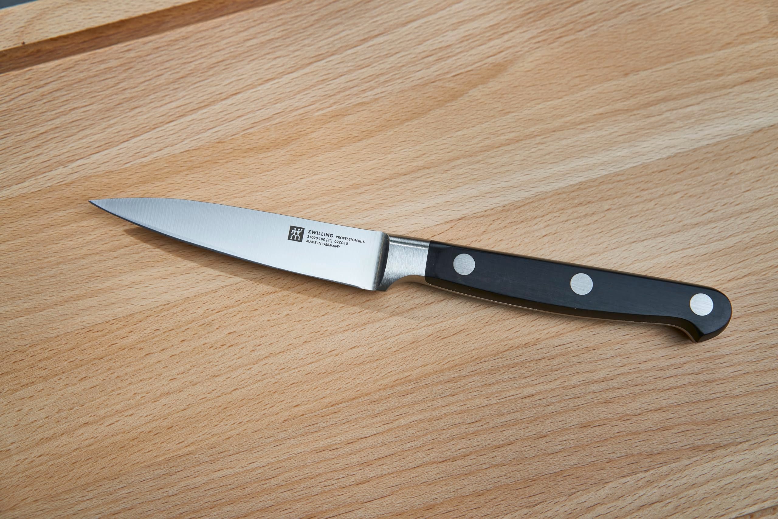 ZWILLING Professional S precision-forged steel with balanced feel