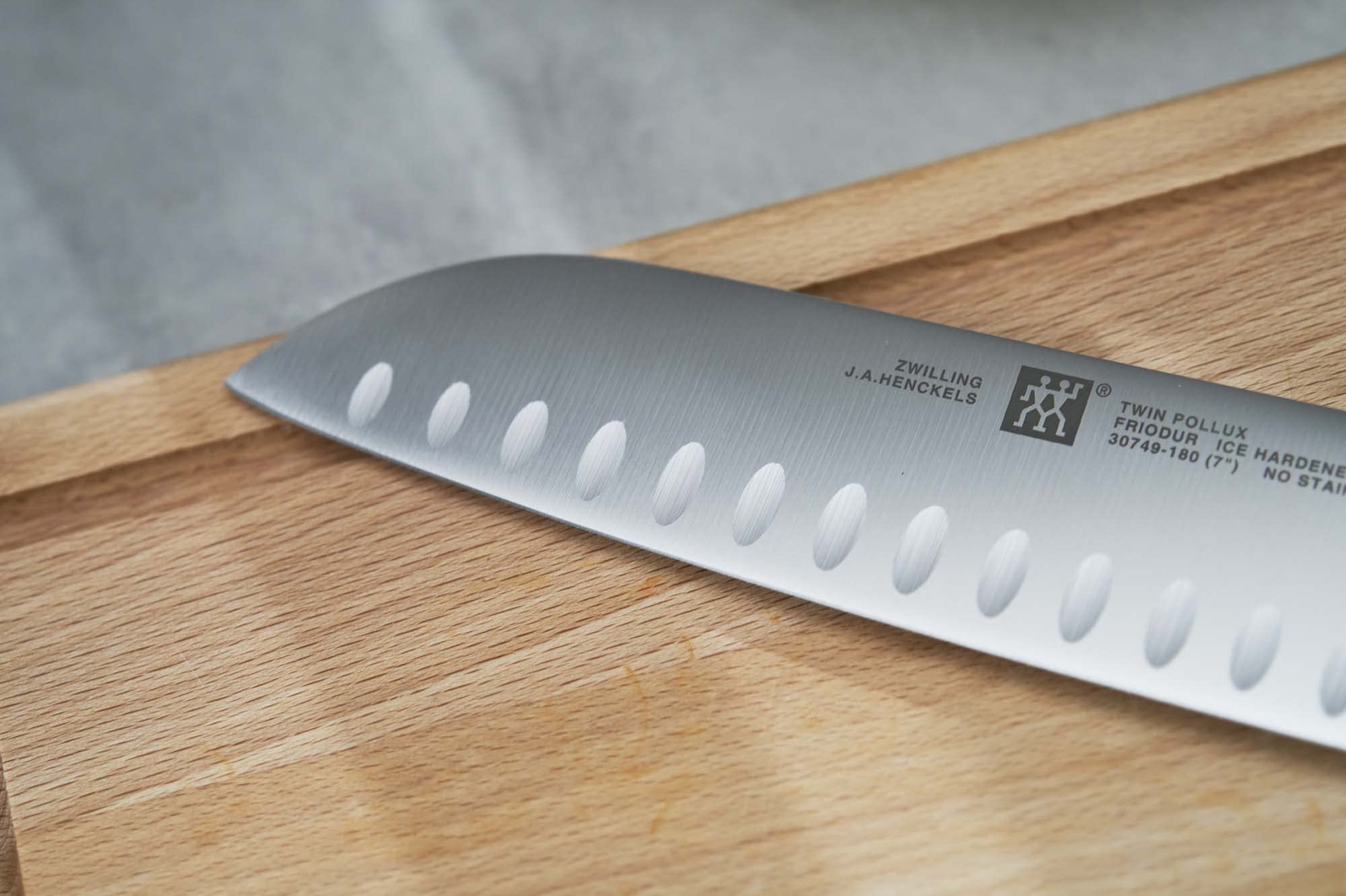ZWILLING Twin Signature lightweight design; comfortable for long prep sessions.