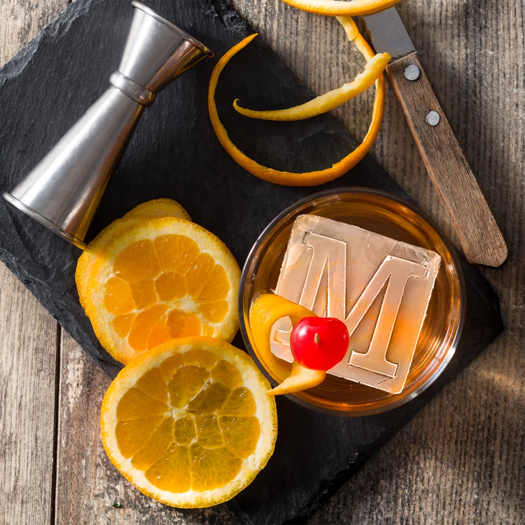 ZXYJJN wedding monogram ice cube adds a charming touch to celebrations