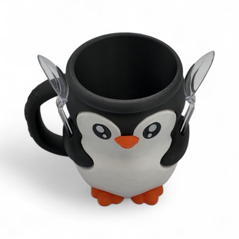 ZZ LIFE vibrant penguin design adds playful color to your snack time.